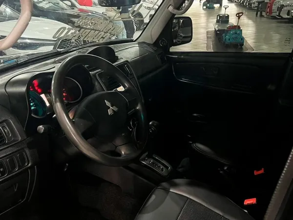 MITSUBISHI Pajero TR4 2.0 4X4 16V 140CV MITSUBISHI Pajero TR4 2.0 4X4 16V 140CV