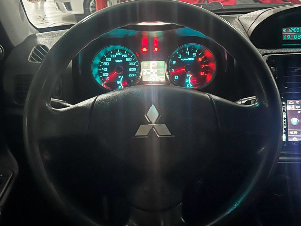 MITSUBISHI Pajero TR4 2.0 4X4 16V 140CV MITSUBISHI Pajero TR4 2.0 4X4 16V 140CV