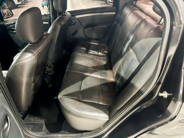 RENAULT Logan 1.0 EXPRESSION 16V RENAULT Logan 1.0 EXPRESSION 16V