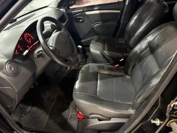 RENAULT Logan 1.0 EXPRESSION 16V RENAULT Logan 1.0 EXPRESSION 16V