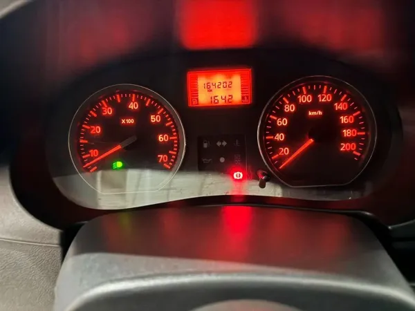 RENAULT Logan 1.0 EXPRESSION 16V RENAULT Logan 1.0 EXPRESSION 16V