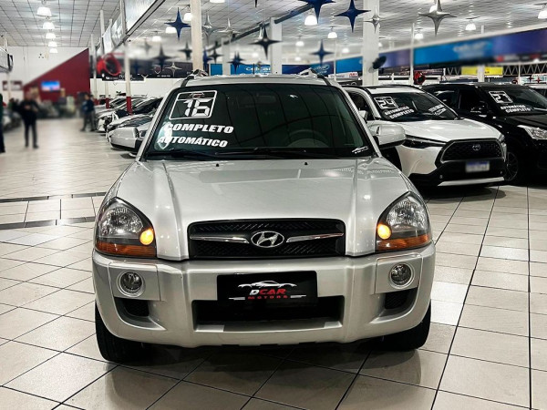 HYUNDAI Tucson 2.0 MPFI GLS BASE 16V 143CV 2WD HYUNDAI Tucson 2.0 MPFI GLS BASE 16V 143CV 2WD