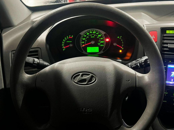 HYUNDAI Tucson 2.0 MPFI GLS BASE 16V 143CV 2WD HYUNDAI Tucson 2.0 MPFI GLS BASE 16V 143CV 2WD