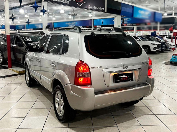 HYUNDAI Tucson 2.0 MPFI GLS BASE 16V 143CV 2WD HYUNDAI Tucson 2.0 MPFI GLS BASE 16V 143CV 2WD