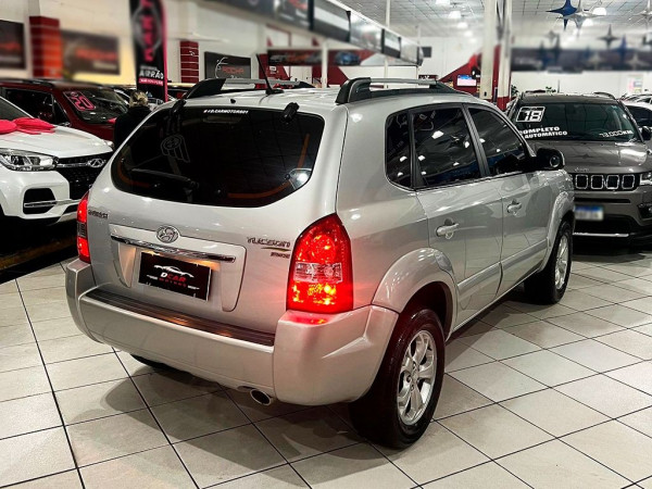 HYUNDAI Tucson 2.0 MPFI GLS BASE 16V 143CV 2WD HYUNDAI Tucson 2.0 MPFI GLS BASE 16V 143CV 2WD