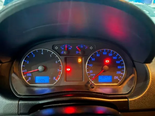 VOLKSWAGEN POLO 1.6 MI 8V VOLKSWAGEN POLO 1.6 MI 8V