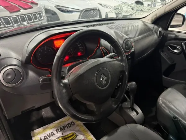 RENAULT Sandero 1.6 STEPWAY 16V RENAULT Sandero 1.6 STEPWAY 16V