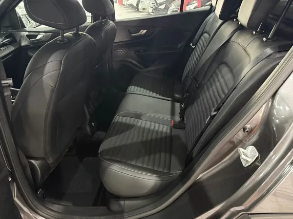 FIAT Fastback 1.3 TURBO 270 LIMITED EDITION FIAT Fastback 1.3 TURBO 270 LIMITED EDITION