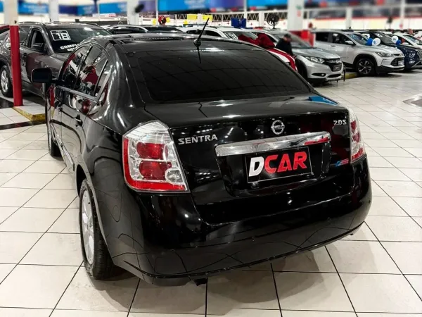 NISSAN Sentra 2.0 S 16V NISSAN Sentra 2.0 S 16V