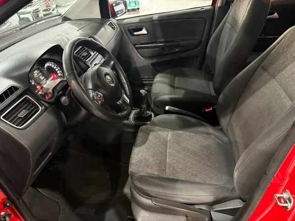 VOLKSWAGEN Fox 1.6 MI 8V VOLKSWAGEN Fox 1.6 MI 8V