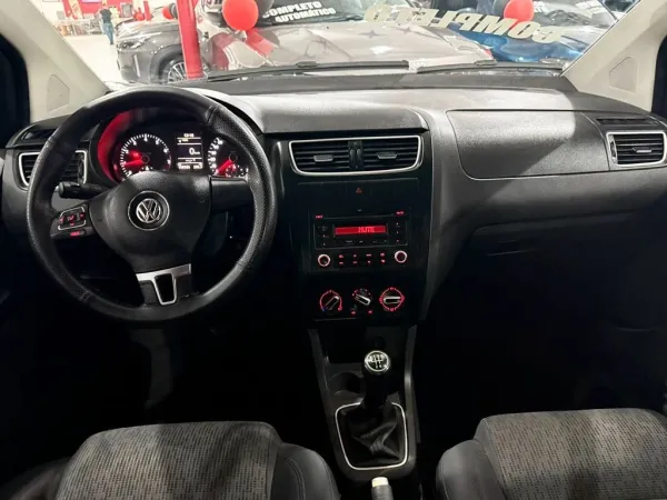 VOLKSWAGEN Fox 1.6 MI 8V VOLKSWAGEN Fox 1.6 MI 8V