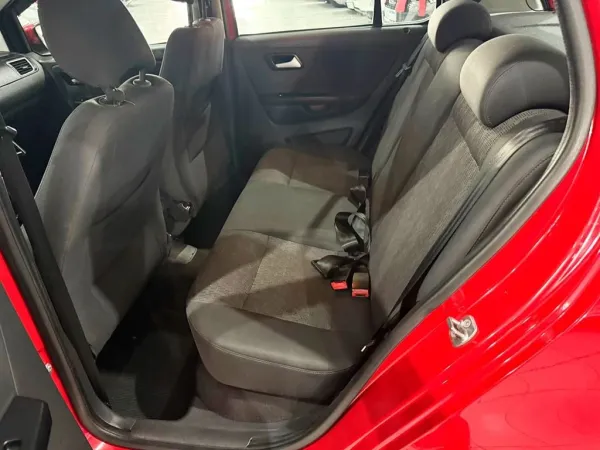 VOLKSWAGEN Fox 1.6 MI 8V VOLKSWAGEN Fox 1.6 MI 8V