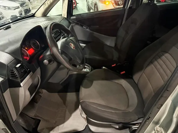 FIAT Idea 1.6 MPI ESSENCE 16V FIAT Idea 1.6 MPI ESSENCE 16V