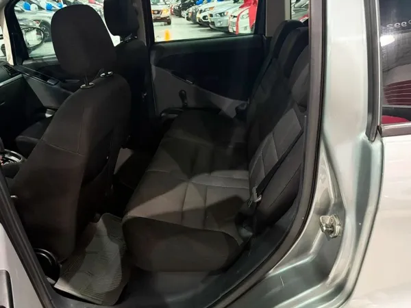 FIAT Idea 1.6 MPI ESSENCE 16V FIAT Idea 1.6 MPI ESSENCE 16V