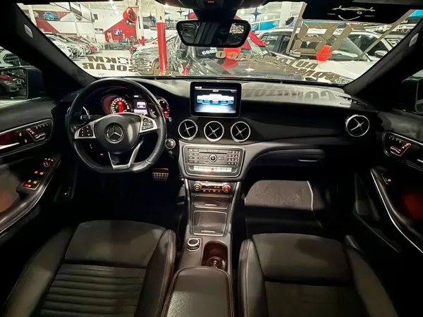 MERCEDES-BENZ GLA 250 2.0 CGI SPORT 7G-DCT MERCEDES-BENZ GLA 250 2.0 CGI SPORT 7G-DCT