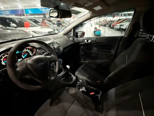 FORD FIESTA 1.6 SE HATCH 16V FORD FIESTA 1.6 SE HATCH 16V