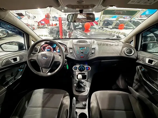 FORD FIESTA 1.6 SE HATCH 16V FORD FIESTA 1.6 SE HATCH 16V