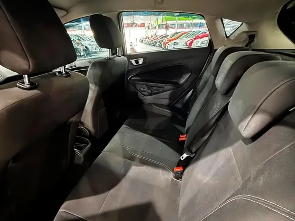 FORD FIESTA 1.6 SE HATCH 16V FORD FIESTA 1.6 SE HATCH 16V