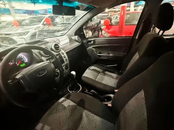 FORD FIESTA 1.0 ROCAM HATCH 8V FORD FIESTA 1.0 ROCAM HATCH 8V