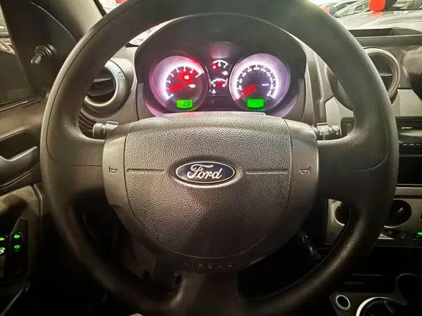 FORD FIESTA 1.0 ROCAM HATCH 8V FORD FIESTA 1.0 ROCAM HATCH 8V