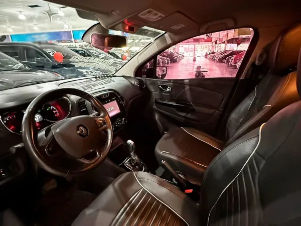 RENAULT Captur 1.6 16V SCE INTENSE RENAULT Captur 1.6 16V SCE INTENSE