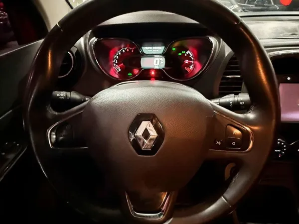 RENAULT Captur 1.6 16V SCE INTENSE RENAULT Captur 1.6 16V SCE INTENSE