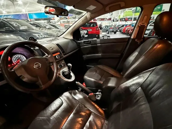 NISSAN Sentra 2.0 16V NISSAN Sentra 2.0 16V