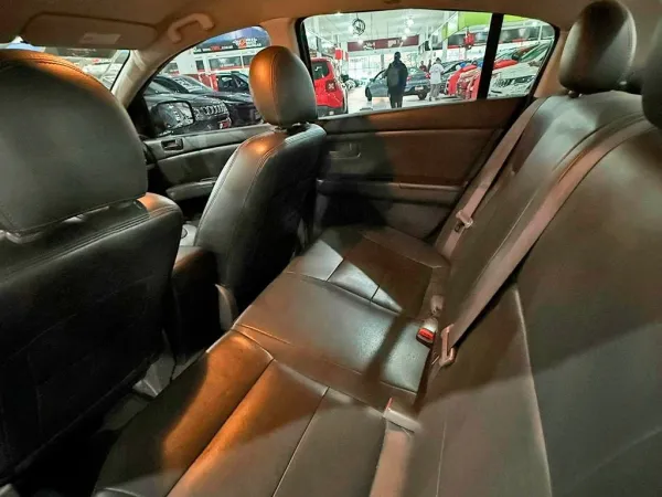 NISSAN Sentra 2.0 16V NISSAN Sentra 2.0 16V