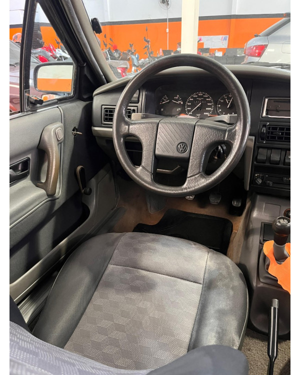 VOLKSWAGEN Santana 2.0 4P GL