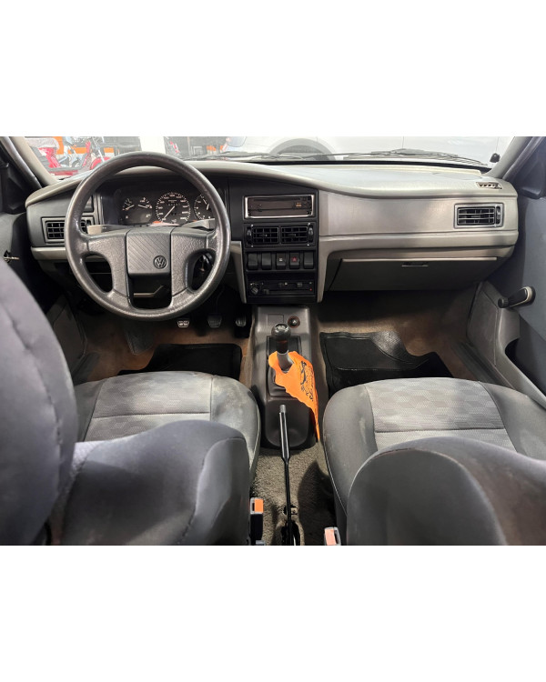 VOLKSWAGEN Santana 2.0 4P GL