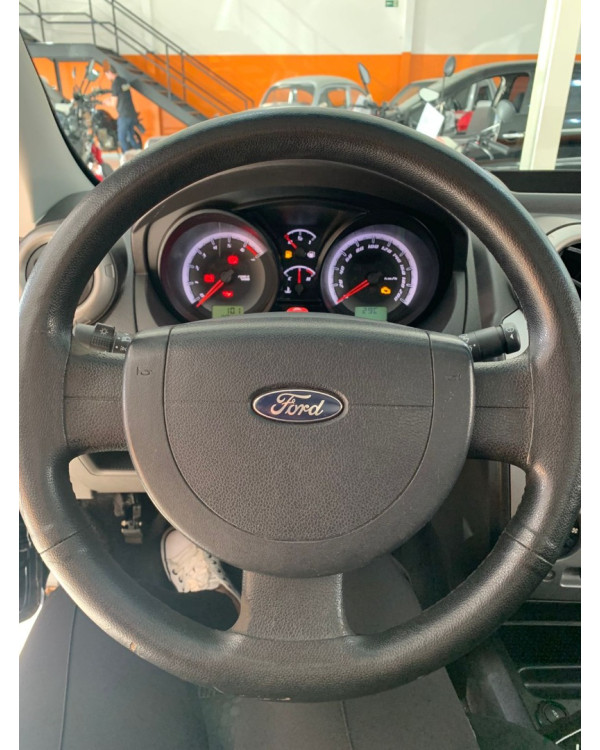 FORD Fiesta Hatch 1.6 4P FLEX