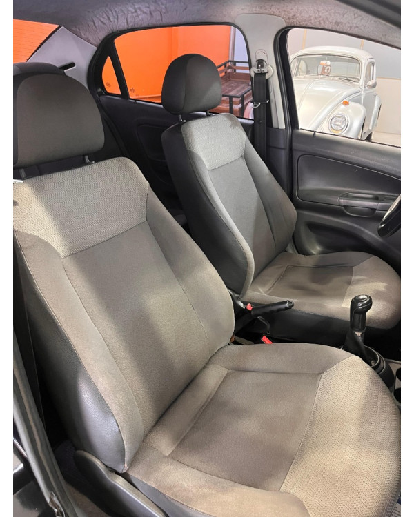 VOLKSWAGEN Voyage 1.0 4P FLEX