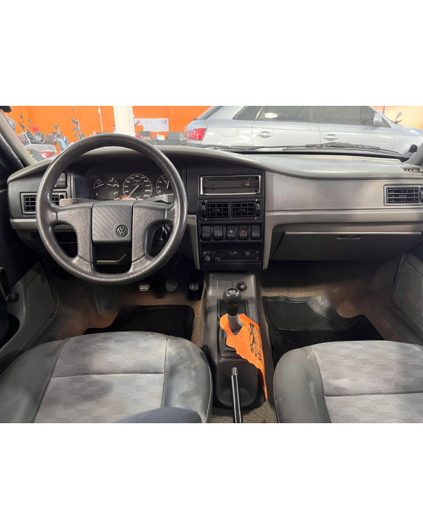 VOLKSWAGEN Santana 2.0 4P GL