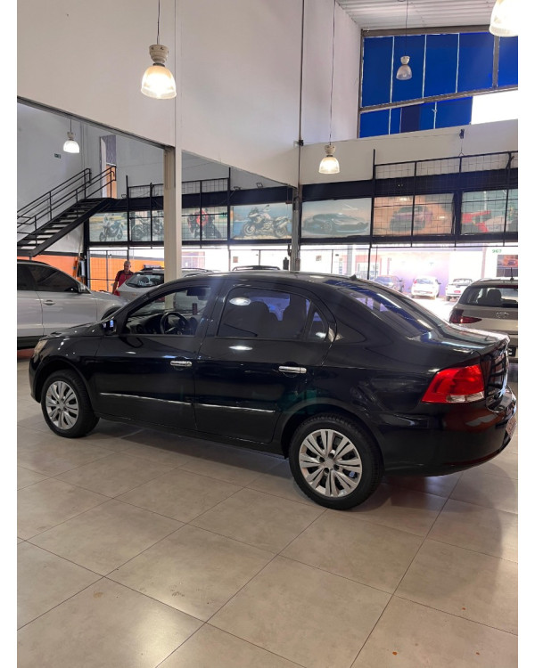 VOLKSWAGEN Voyage 1.0 4P FLEX