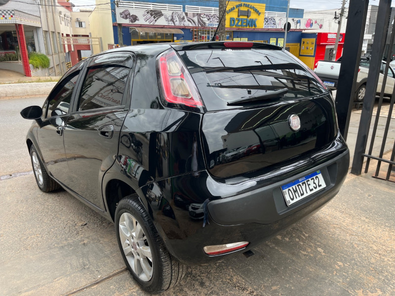 FIAT Punto 1.4 4P ATTRACTIVE FLEX