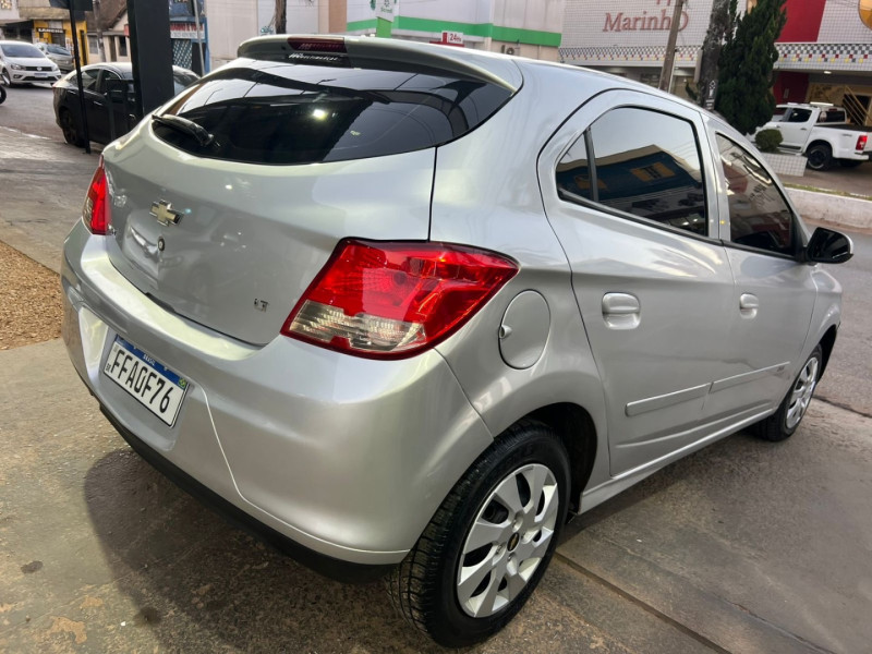 CHEVROLET Onix Hatch 1.0 4P FLEX LT