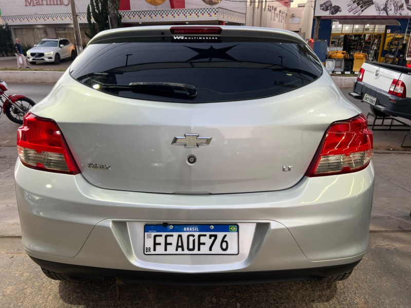 CHEVROLET Onix Hatch 1.0 4P FLEX LT