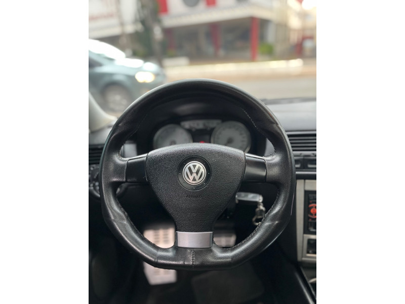 VOLKSWAGEN Golf 2.0 4P FLEX BLACK EDITION AUTOMÁTICO