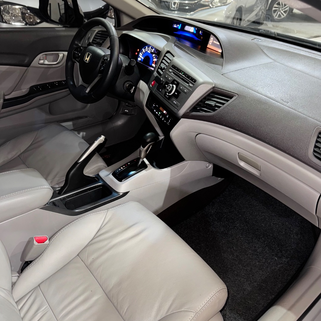 Civic 1.8 16V 4P FLEX LXS AUTOMÁTICO