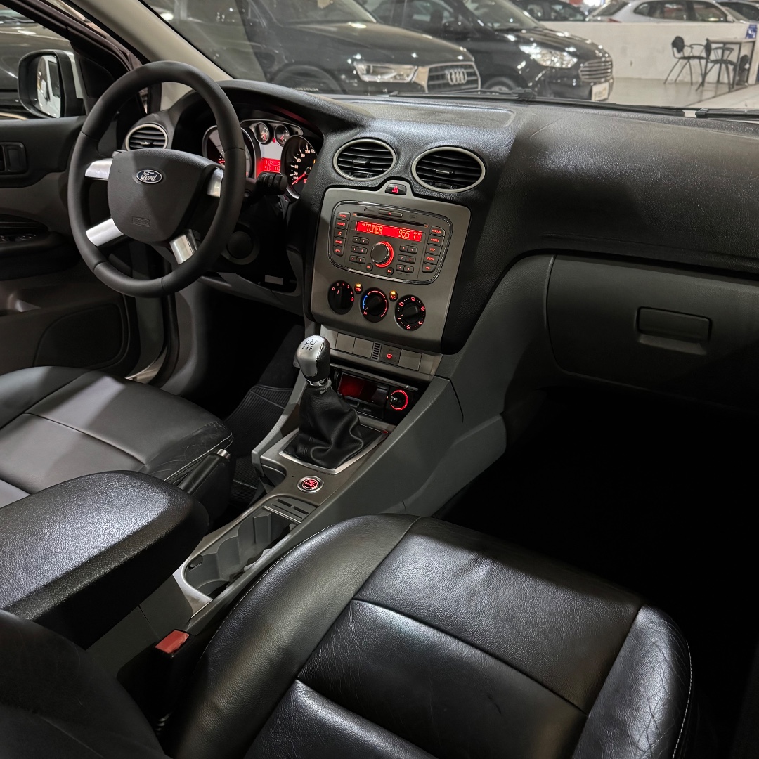 Focus Hatch 2.0 16V 4P GLX