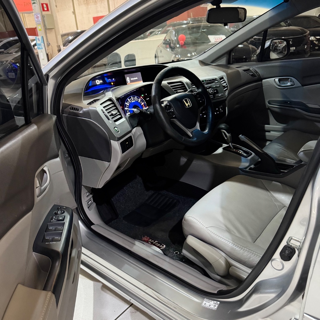 Civic 1.8 16V 4P FLEX LXS AUTOMÁTICO