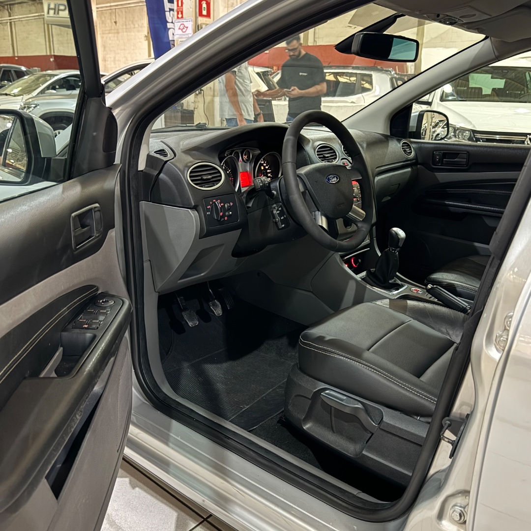 Focus Hatch 2.0 16V 4P GLX