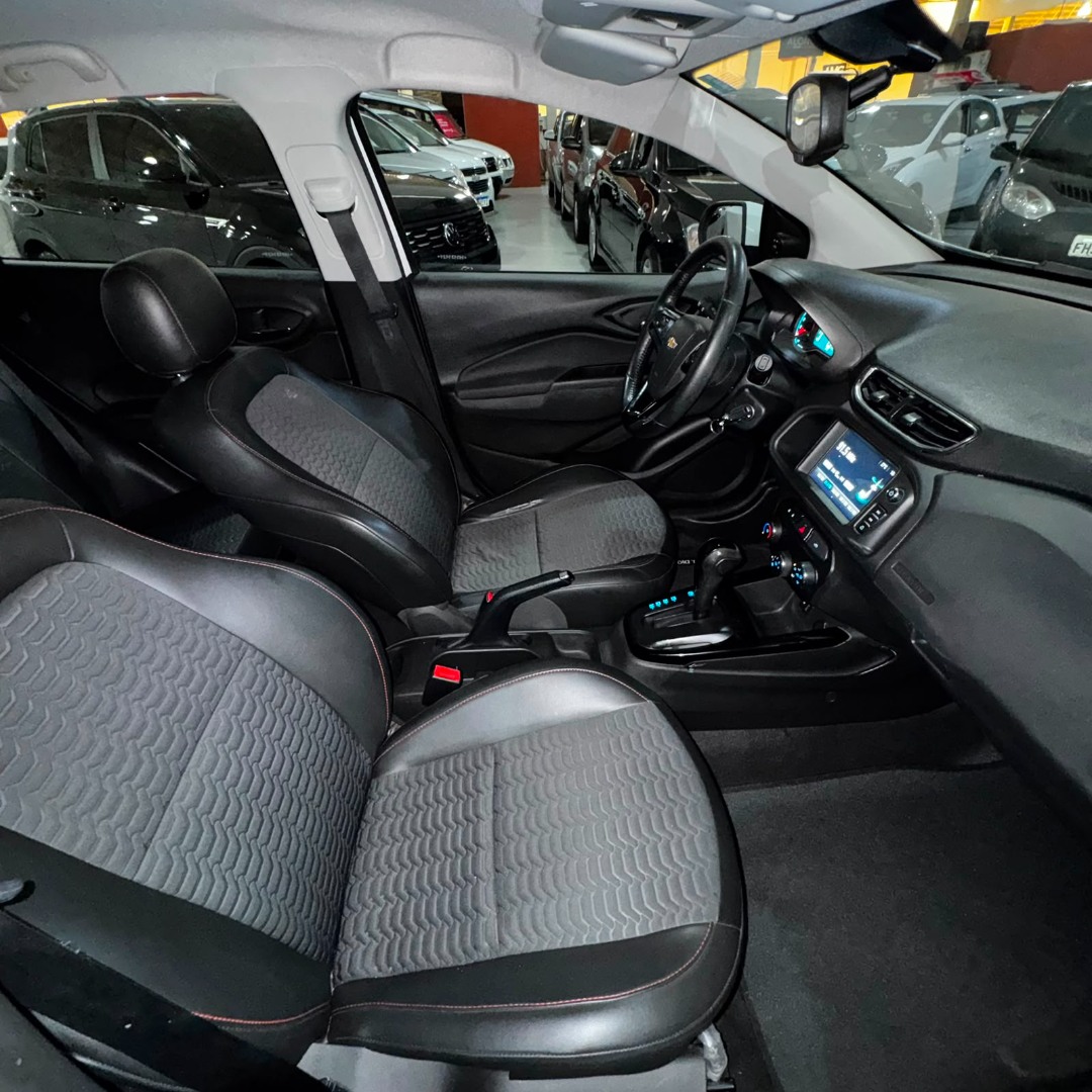 Onix Hatch 1.4 4P FLEX LTZ AUTOMÁTICO