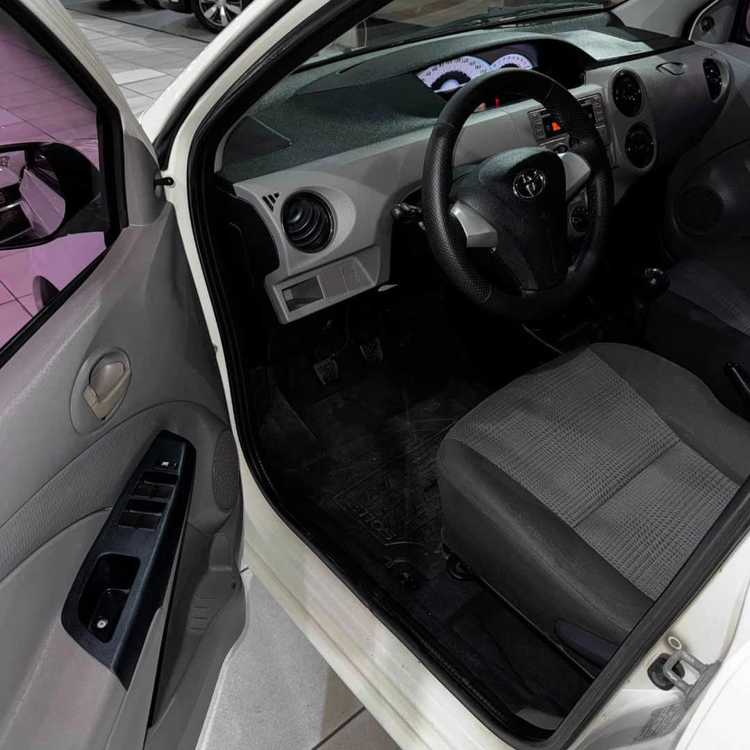 Etios Hatch 1.3 16V 4P FLEX XS