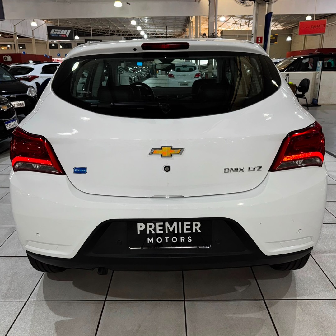 Onix Hatch 1.4 4P FLEX LTZ AUTOMÁTICO