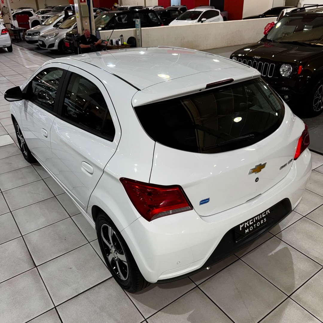 Onix Hatch 1.4 4P FLEX LTZ AUTOMÁTICO