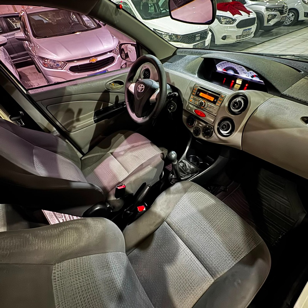 Etios Hatch 1.3 16V 4P FLEX XS