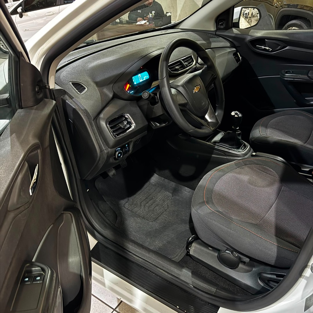 Onix Hatch 1.4 4P FLEX LT