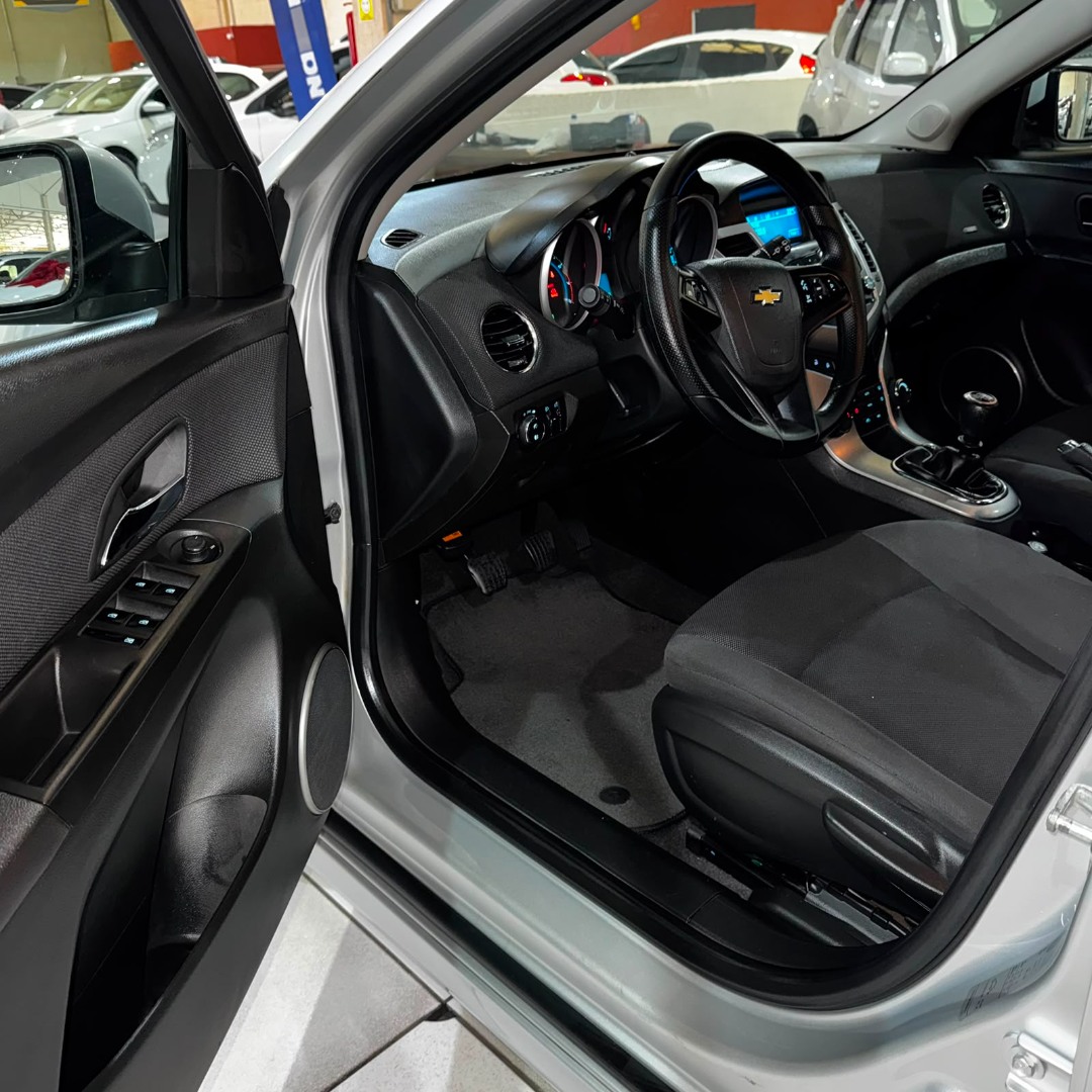 Cruze Hatch 1.8 16V 4P LT SPORT6 FLEX
