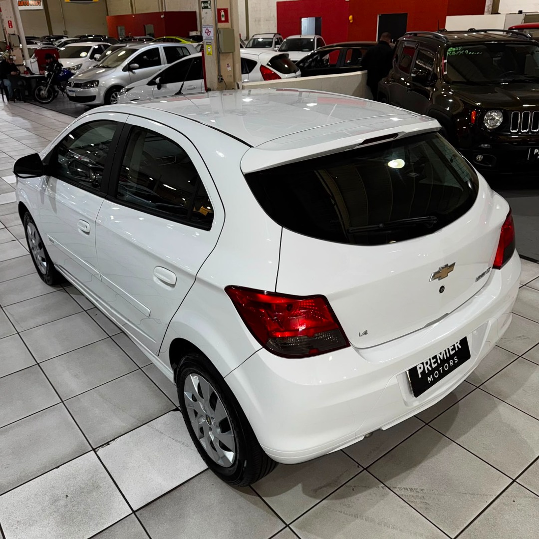 Onix Hatch 1.4 4P FLEX LT
